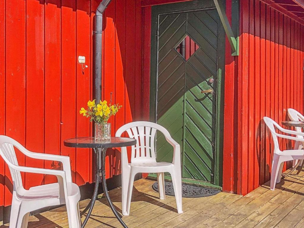 Two-Bedroom Holiday home in Lyngdal 1 photo 2
