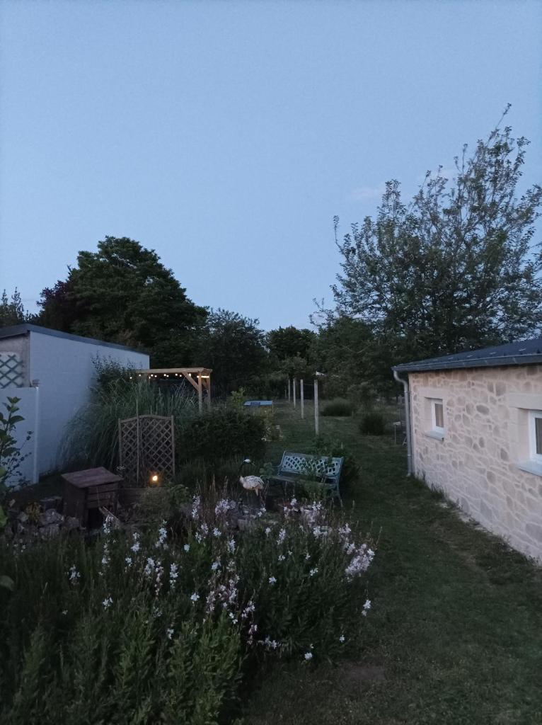charmant studio 35m² au calme proche du circuit photo 1