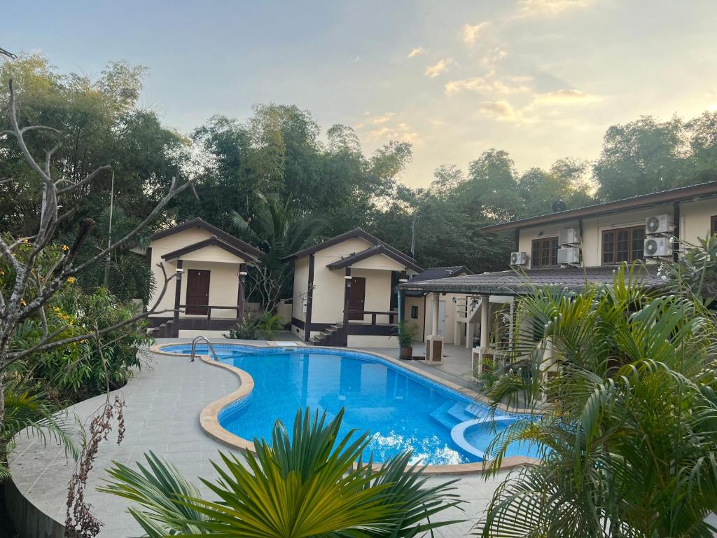 SUNRAY Guesthouse สุนันท์บ้านพักริมคลอง photo 2