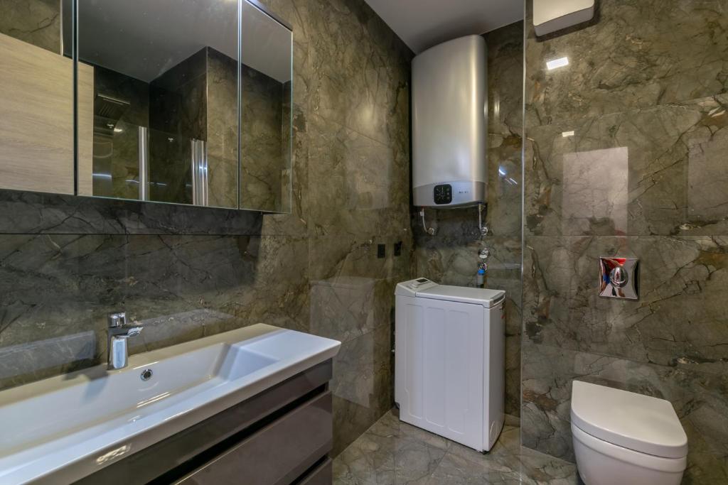 Empress apartment photo 2