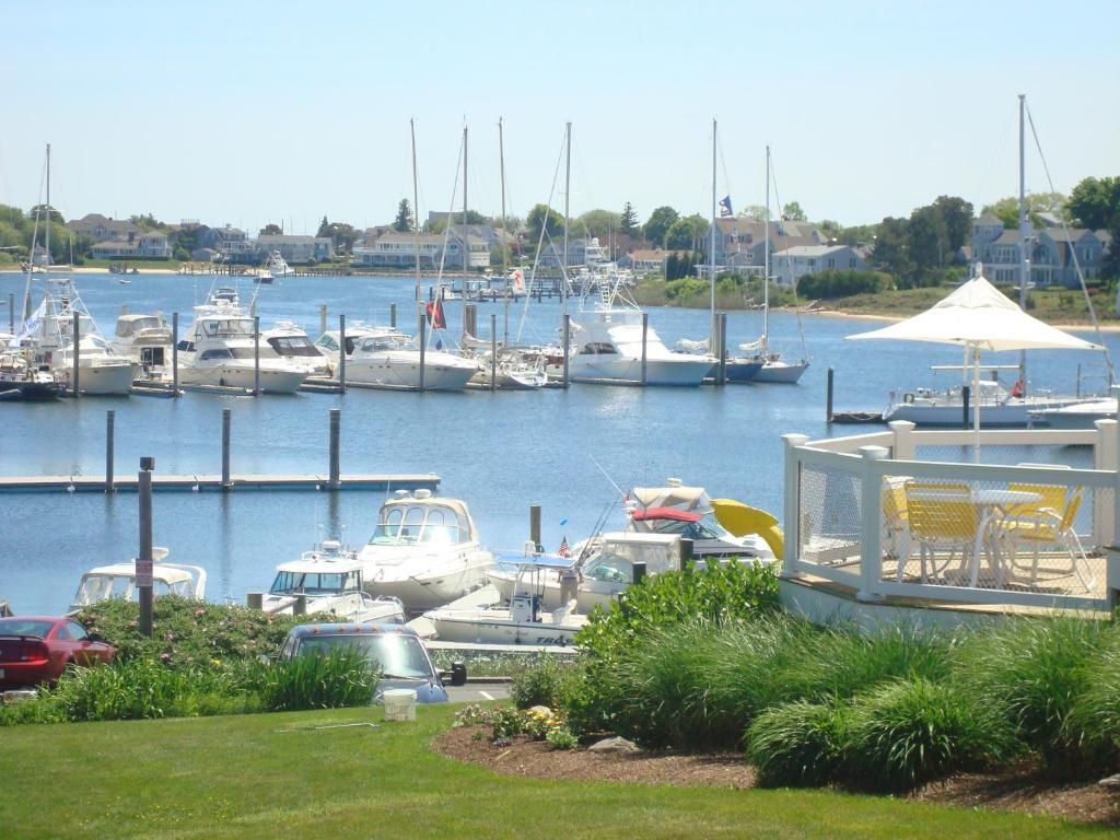 Anchor In Distinctive Waterfront Lodging image