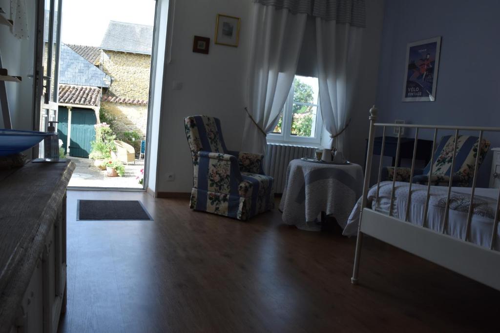 La Little School Chambres d'Hôtes à Arçay photo 4