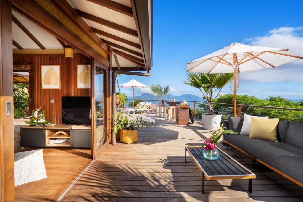 Villa Manuiti, balinese luxury home - private swim SPA, ocean view - OFYR BBQ - KoÏ pond photo 2