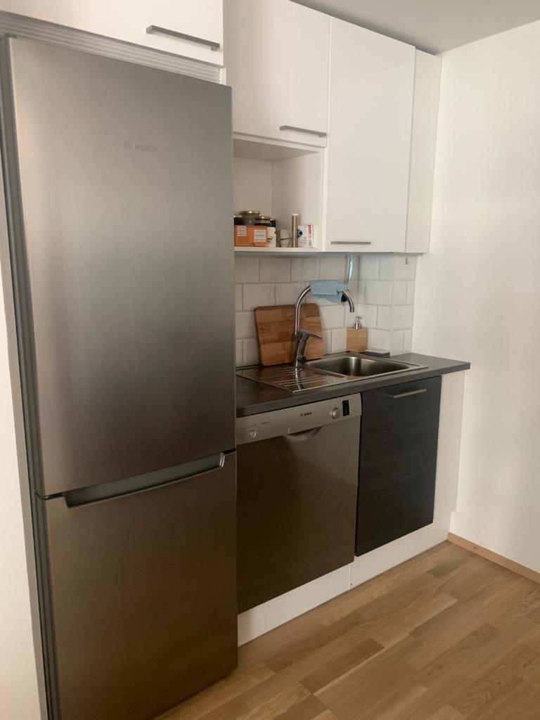 Modern one bedroom apartment nearby Airport photo 3