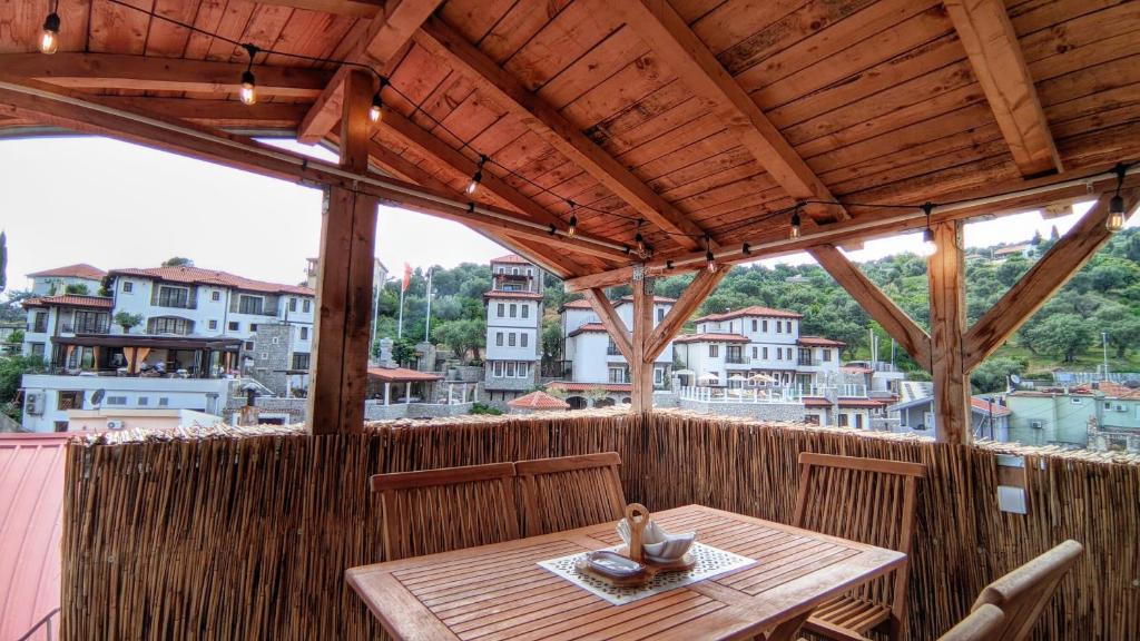 Traditional Home under the Fortress photo 1