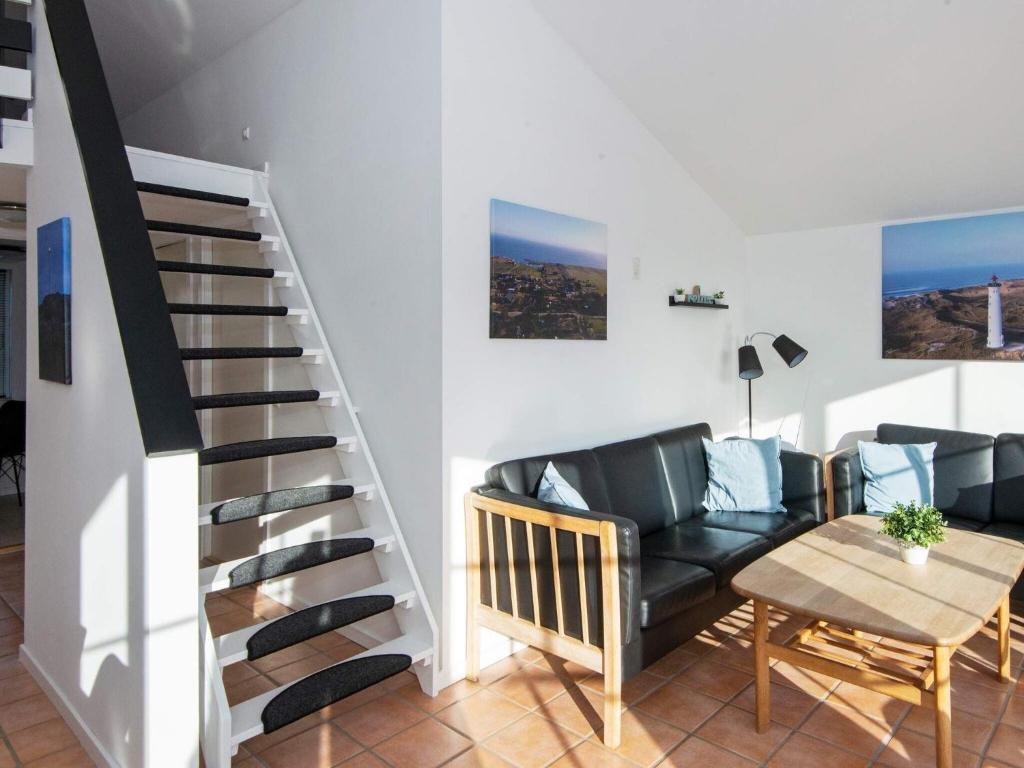 Three-Bedroom Holiday home in Hvide Sande 2 photo 4