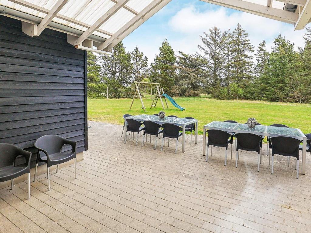 Seven-Bedroom Holiday home in Ålbæk photo 3