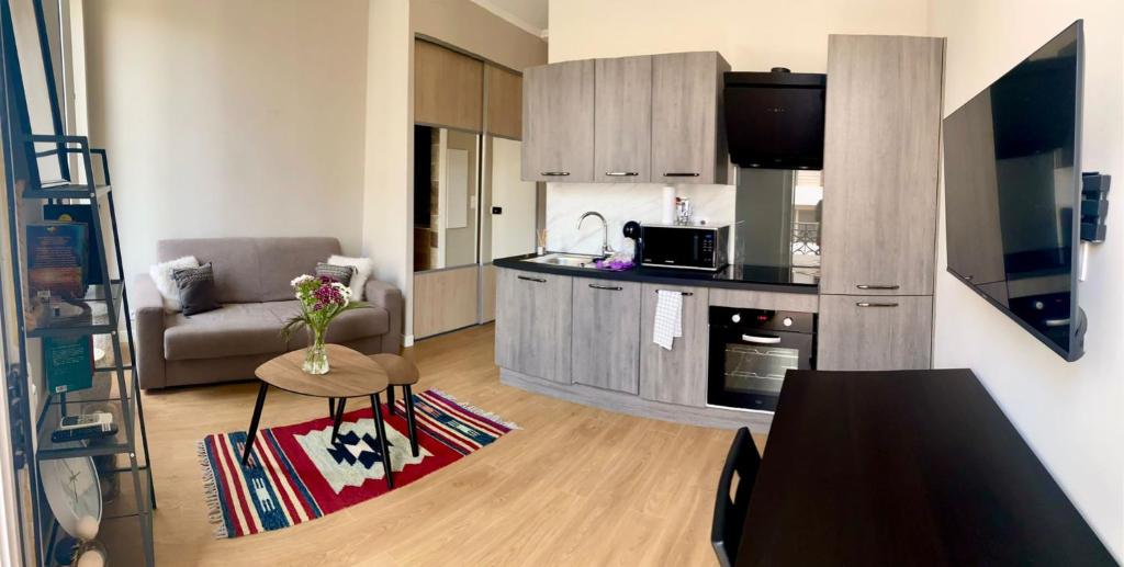 Best studio with AC - 15 min beach - 5 min bars