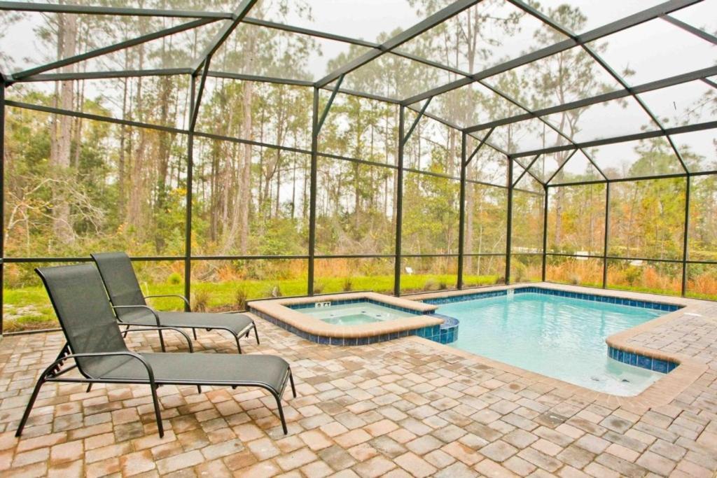 Storey Lake 7 Bedroom With Extra Large Bedrooms! 7 Home by RedAwning image