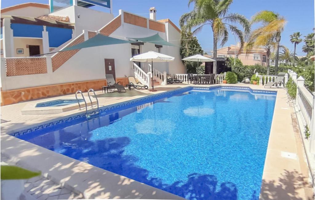 Nice Home In Rojales With 3 Bedrooms, Sauna And Outdoor Swimming Pool