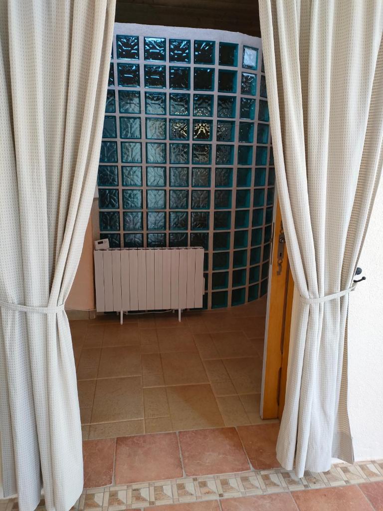 Confortable suite parentale avec jardin et piscine photo 1