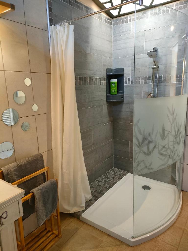 Confortable suite parentale avec jardin et piscine photo 4