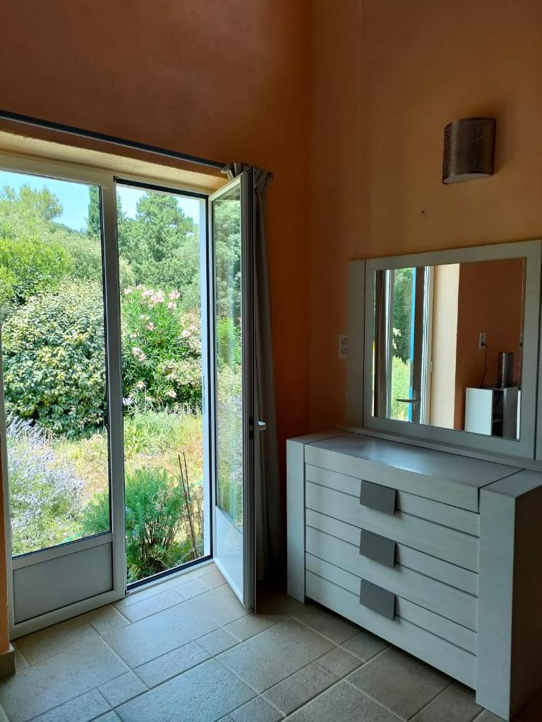 Confortable suite parentale avec jardin et piscine photo 3