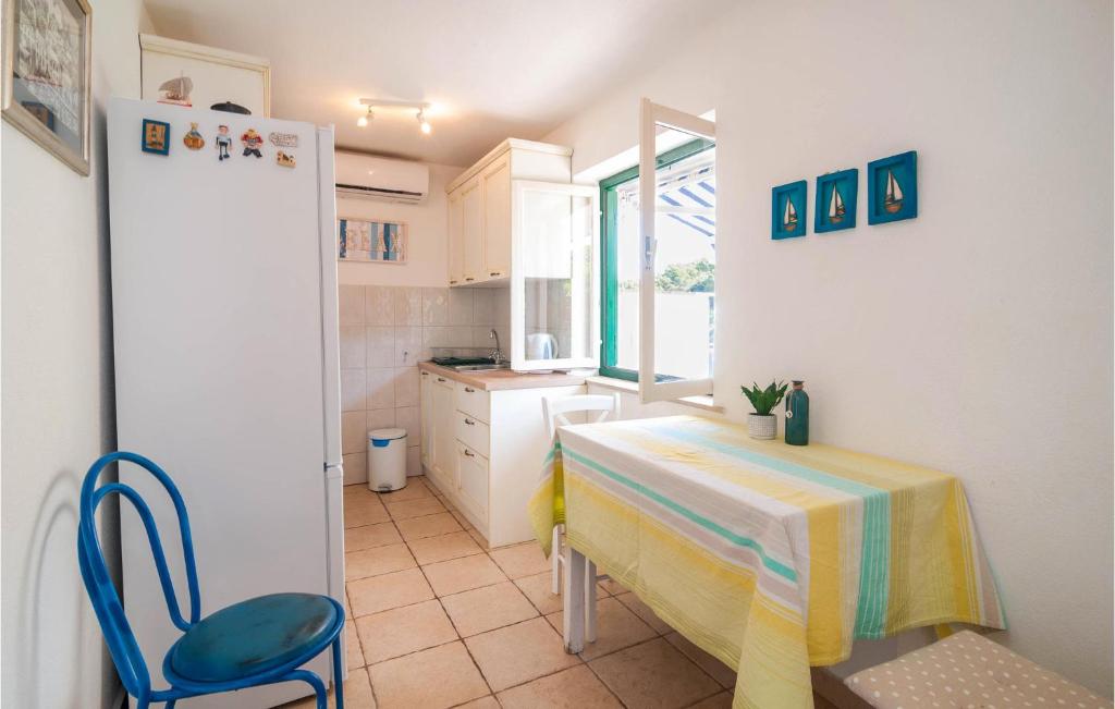 Nice Home In Povlja With 2 Bedrooms And Wifi photo 3