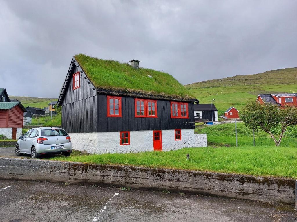 Turf House Cottage - Near Airport photo 3