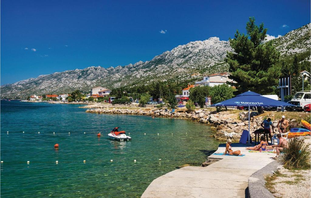 Nice Apartment In Starigrad Paklenica With Wifi And 2 Bedrooms photo 4