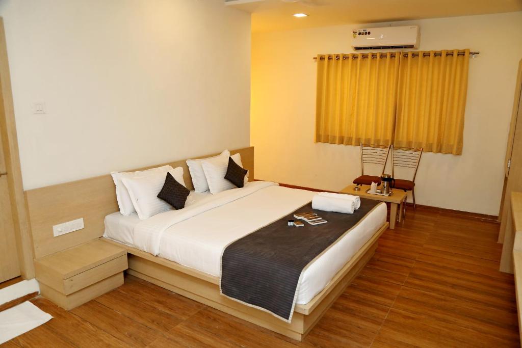 Tulsi Rooms N Banquite photo 1