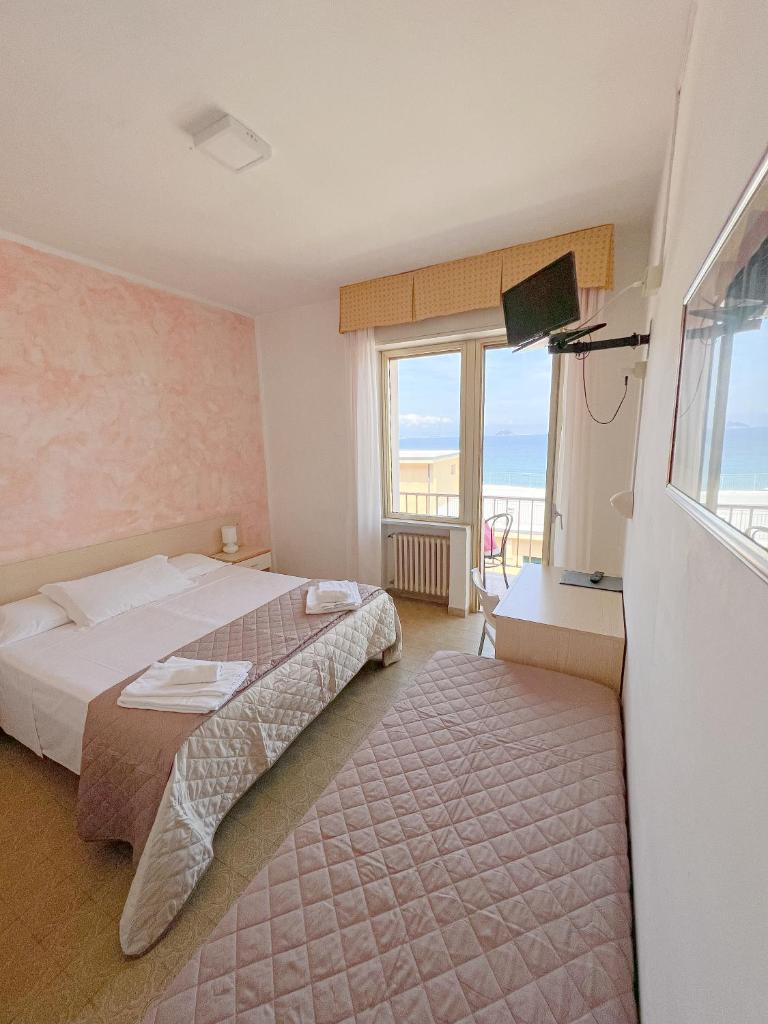 Hotel Ambassador photo 3