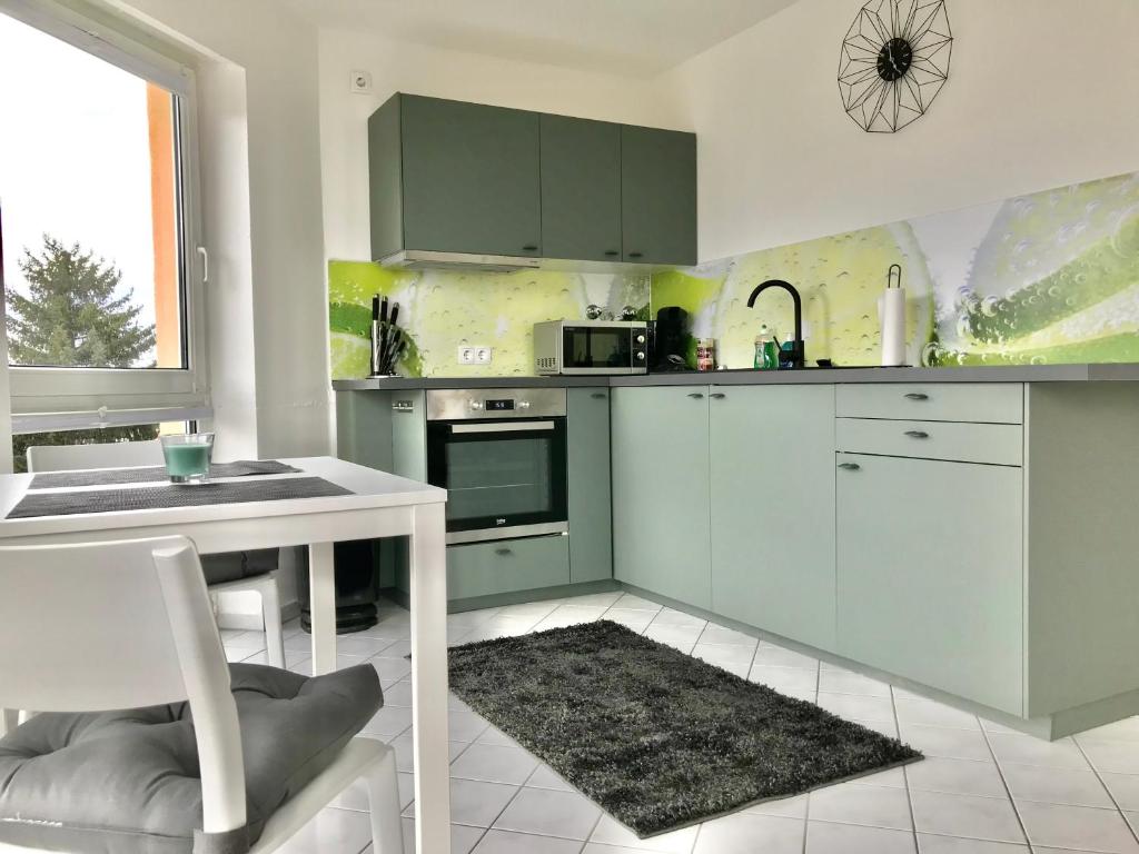 Helles und ruhiges Apartment direkt am Flughafen Leipzig Halle photo 4