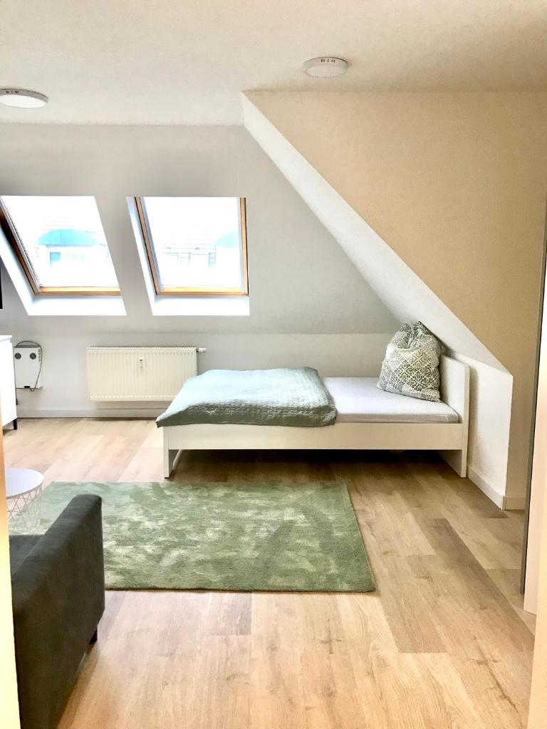 Helles und ruhiges Apartment direkt am Flughafen Leipzig Halle photo 2