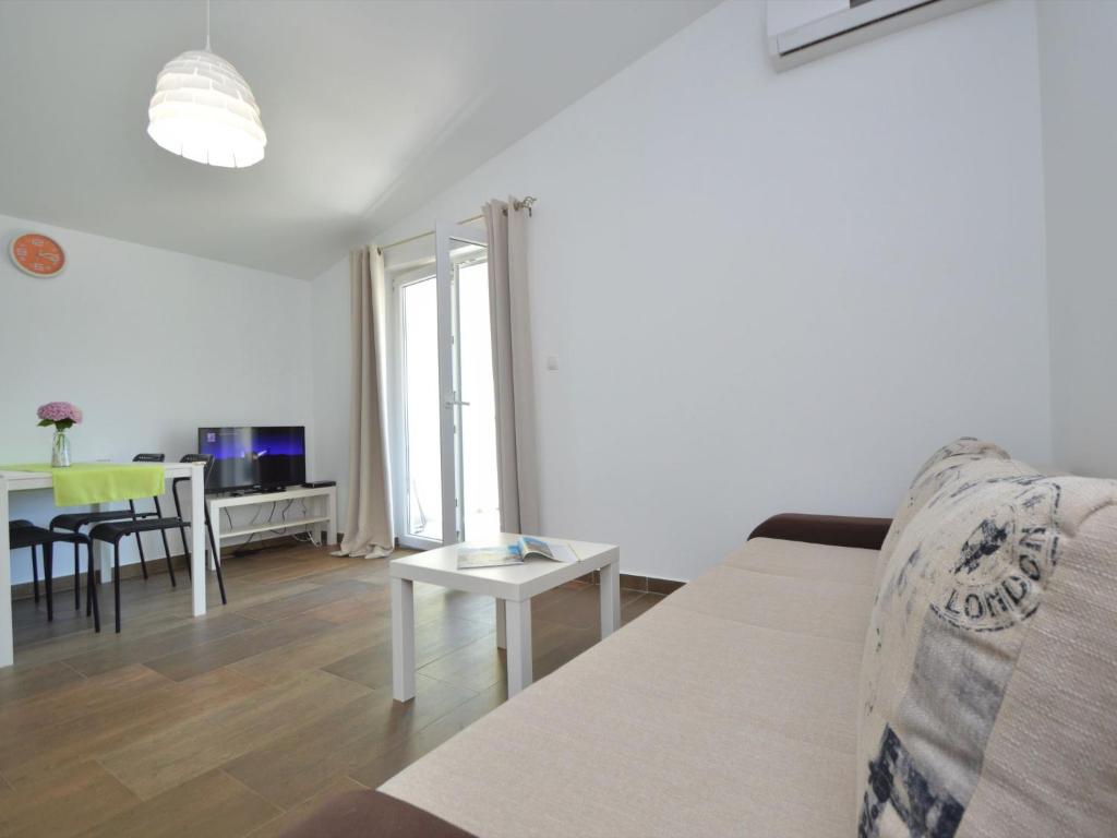 Apartment Ivka-3 by Interhome photo 4