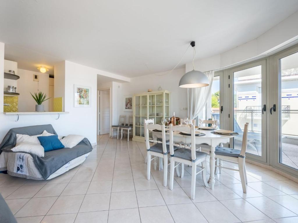 Apartment Les allées du Cap-2 by Interhome photo 4