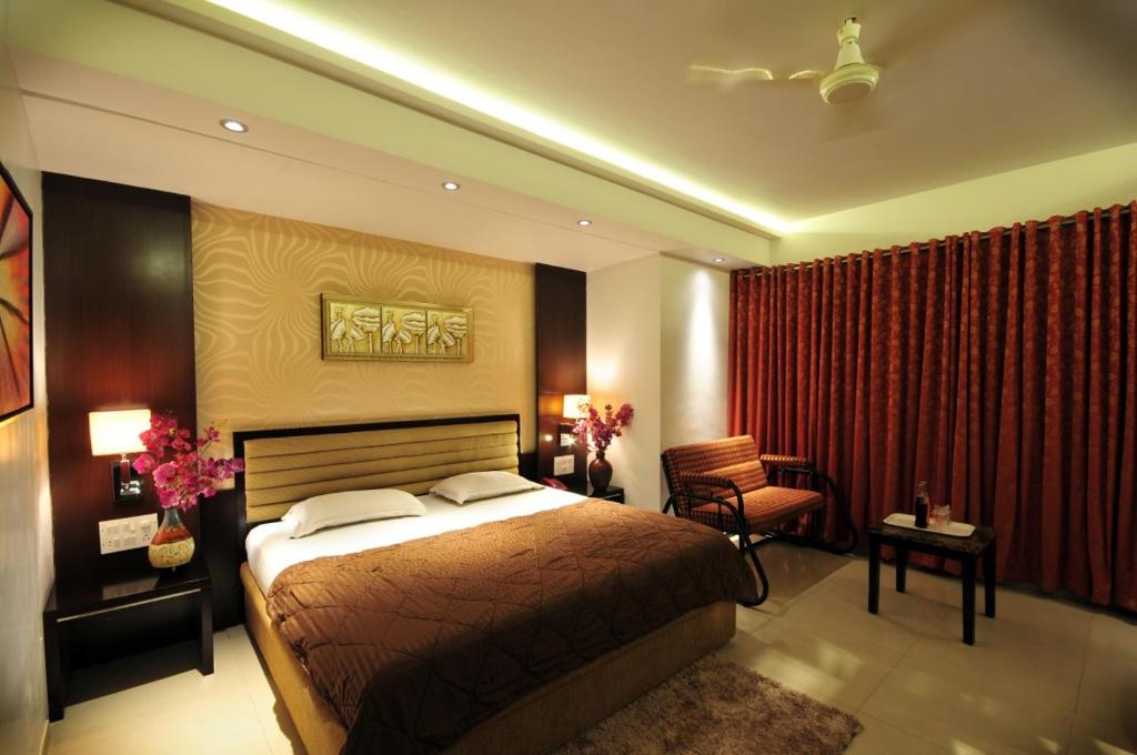 Hotel Surabhi Regency photo 2