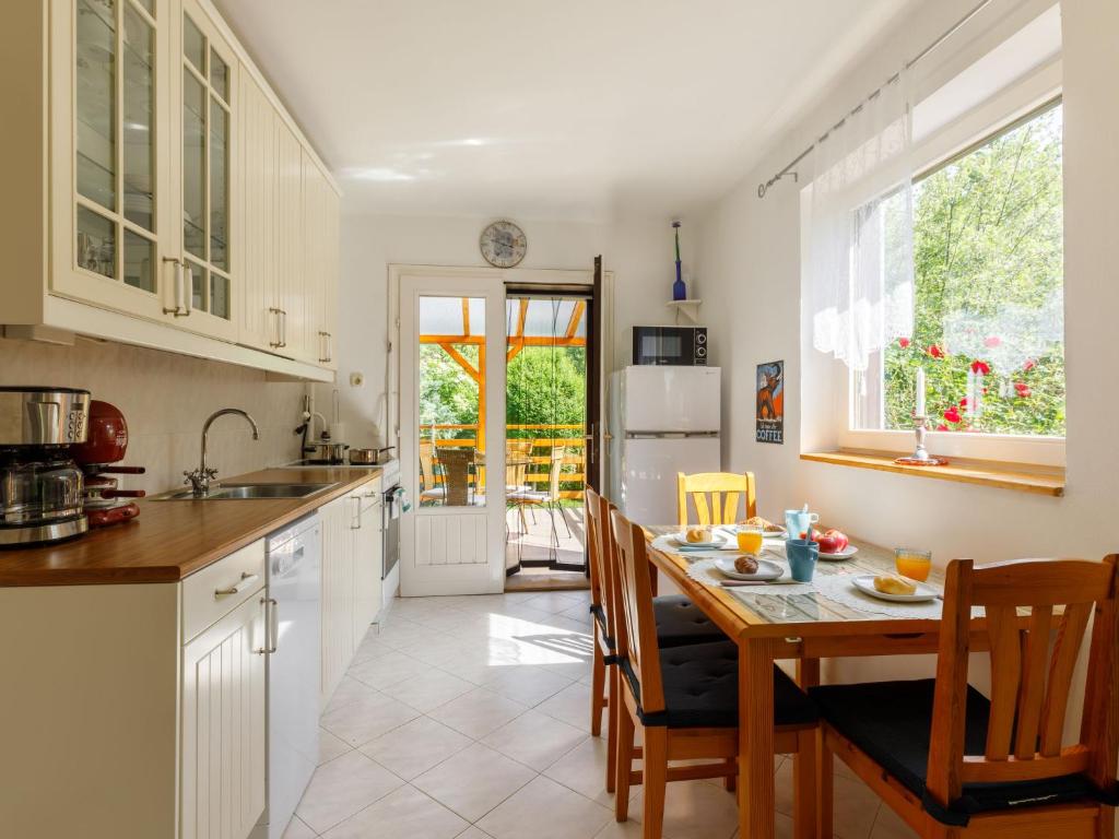 Holiday Home Violetta 3 by Interhome photo 2
