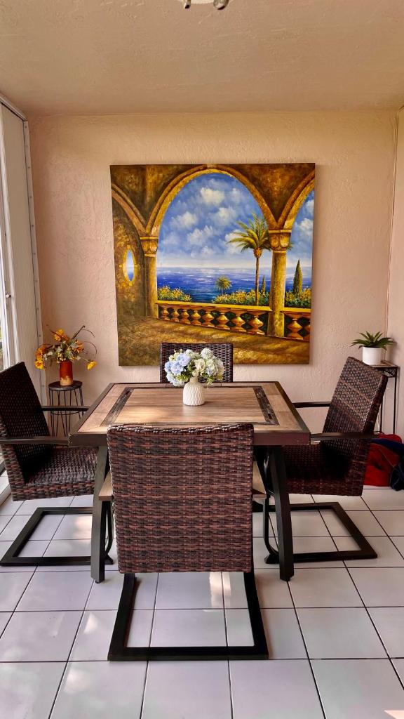 lovely 2BED 2BA vacation rental near the Beach photo 3