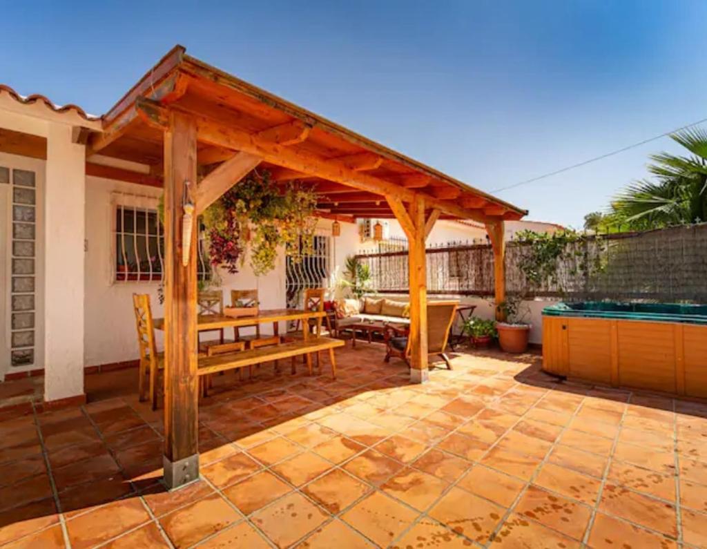 Casa de la Luz with hot tub