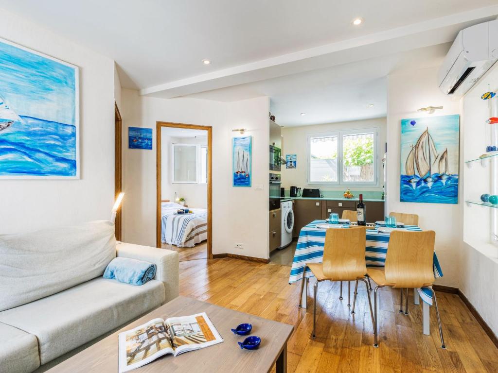 Apartment Jean Jaurès-2 by Interhome photo 1
