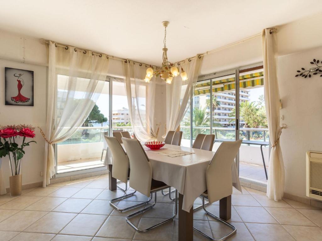 Apartment Les Palmiers-2 by Interhome photo 3
