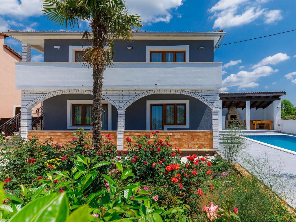 Holiday Home Mia by Interhome