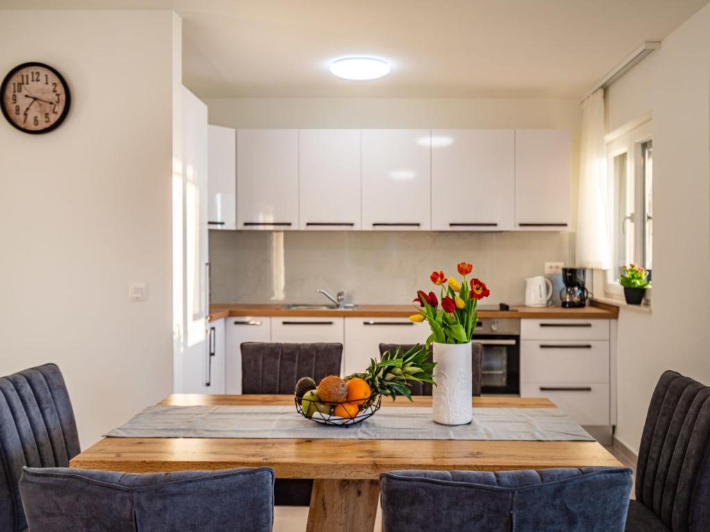 Apartment Ilux-2 by Interhome photo 3