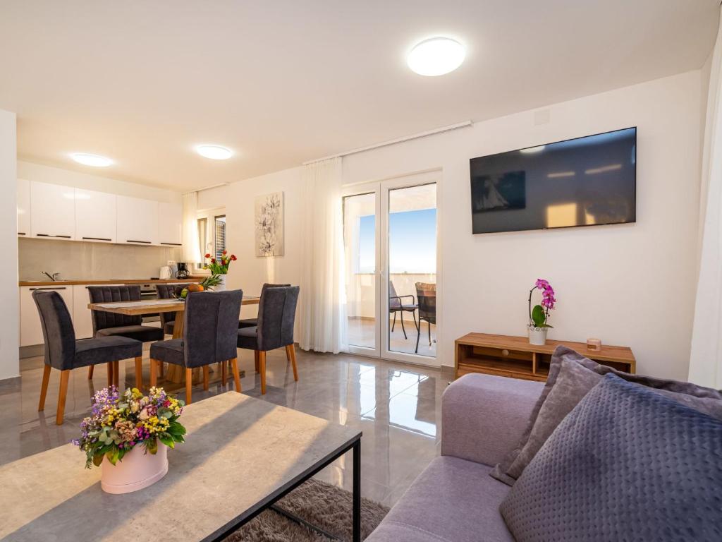 Apartment Ilux-2 by Interhome photo 4