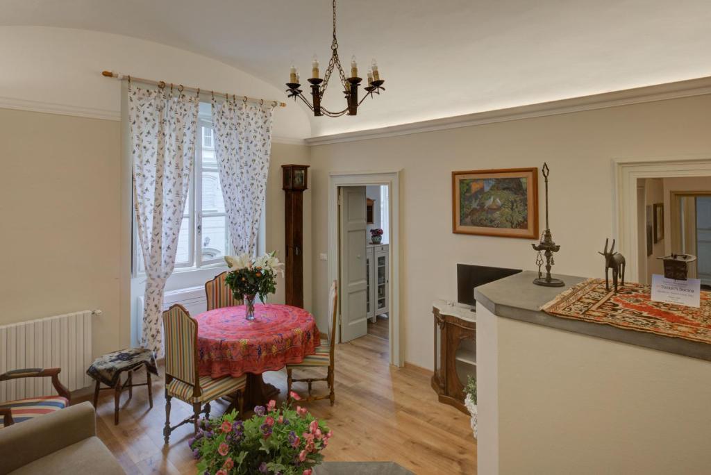 Apartment Vespucci- quite Historic Palace photo 4