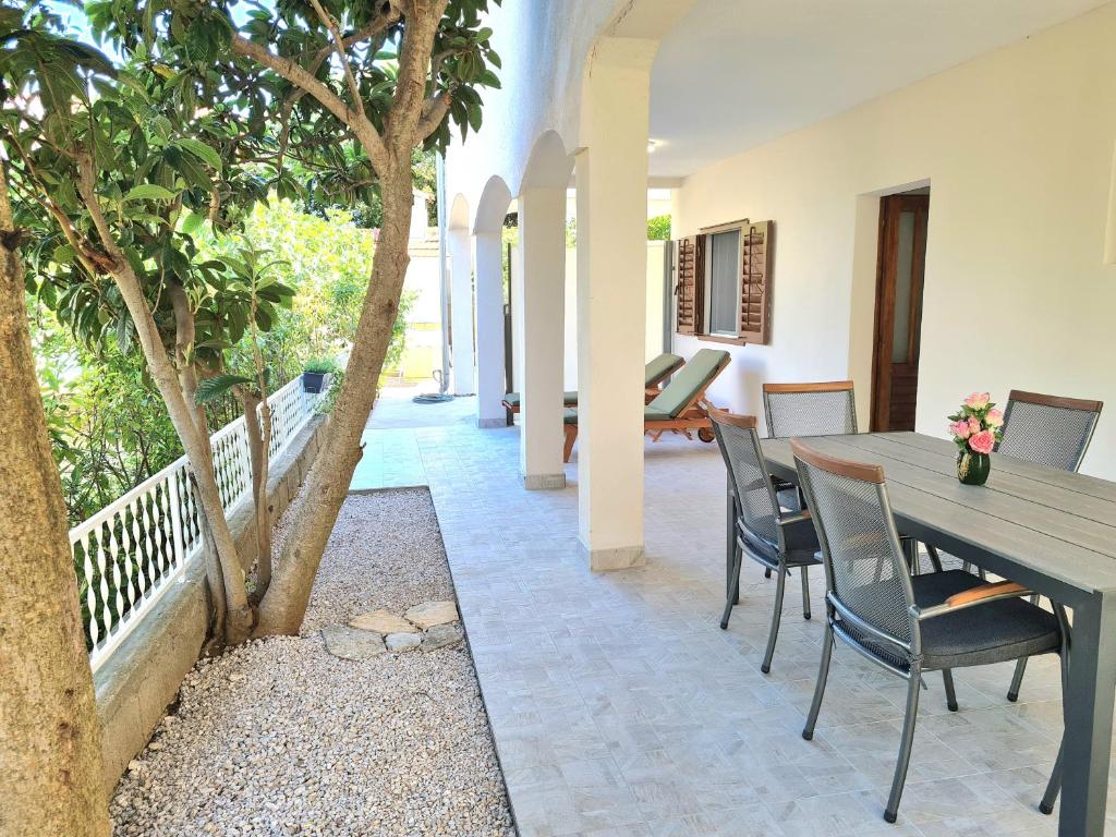 APARTMENT IVANA photo 1