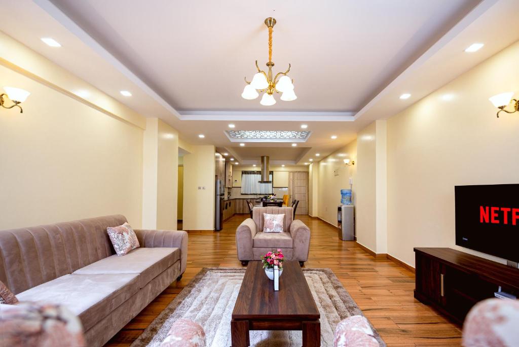 K's Place - Elegant 2 Bedroom Apartment with a Pool & Gym photo 3