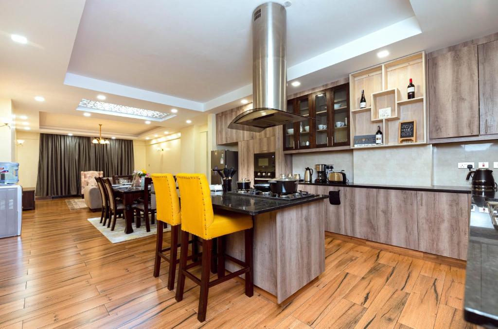 K's Place - Elegant 2 Bedroom Apartment with a Pool & Gym photo 4