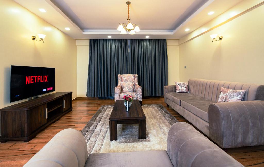 K's Place - Elegant 2 Bedroom Apartment with a Pool & Gym photo 2