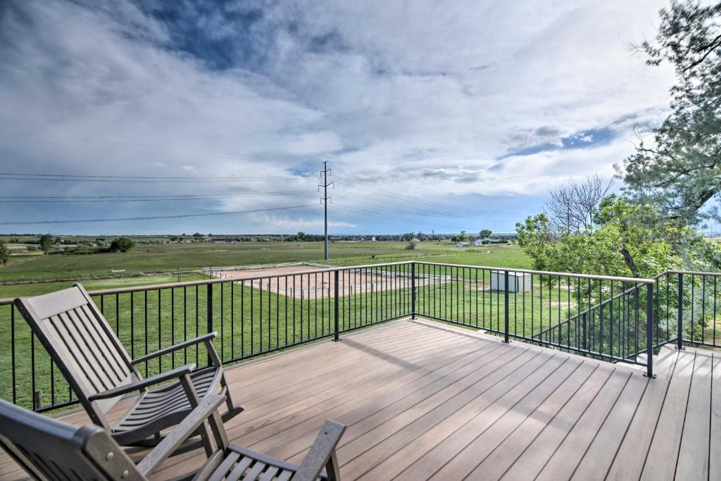 Lovely Barn Loft with Mountain Views on Horse Estate photo 2