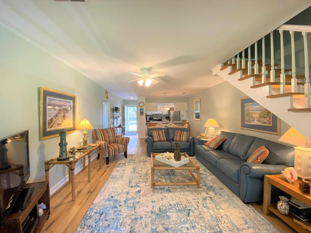 Club Cottage 825 image
