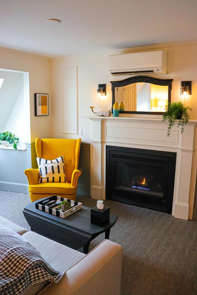 Mercury Hotel image