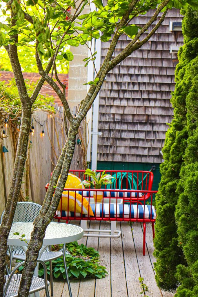 Mercury Hotel Provincetown - Tap to explore photos
