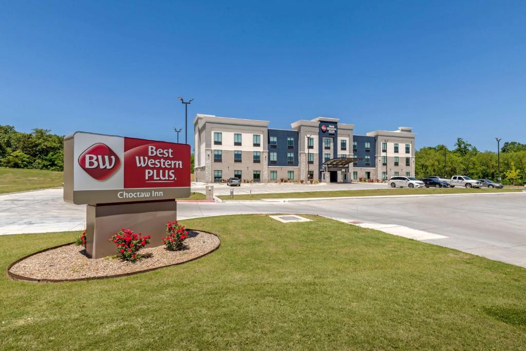 Best Western Plus Choctaw Inn & Suites image