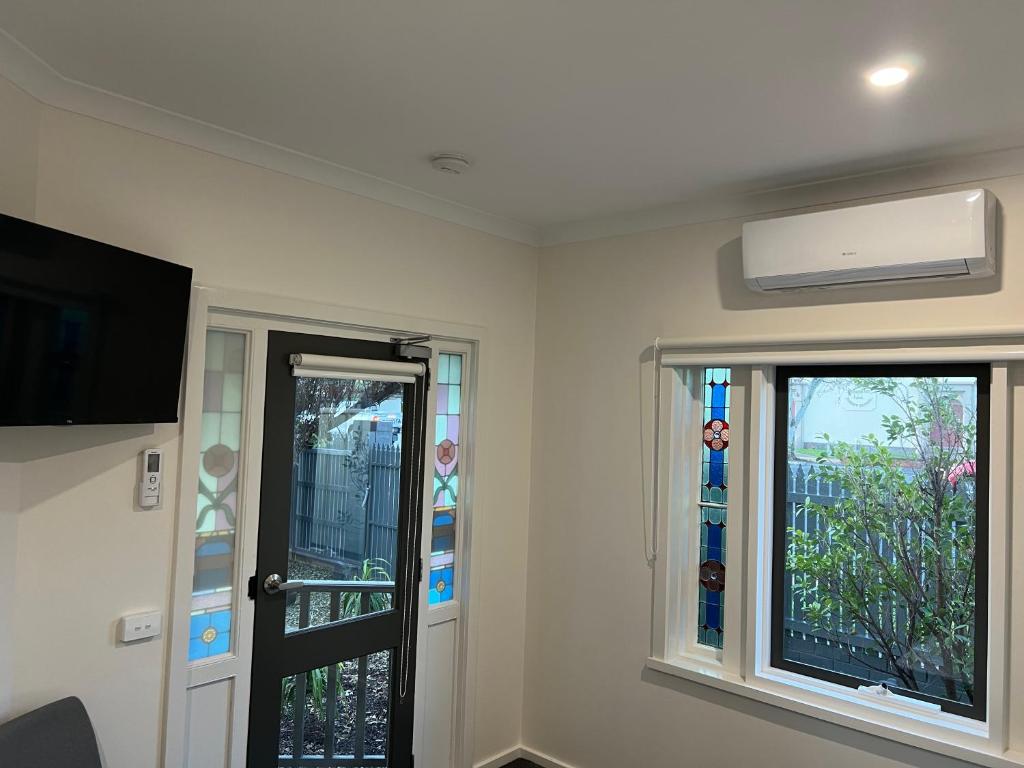 BENDIGO BOTANIC MOTEL- with KING BEDS-REFURBISHED 2022 photo 2