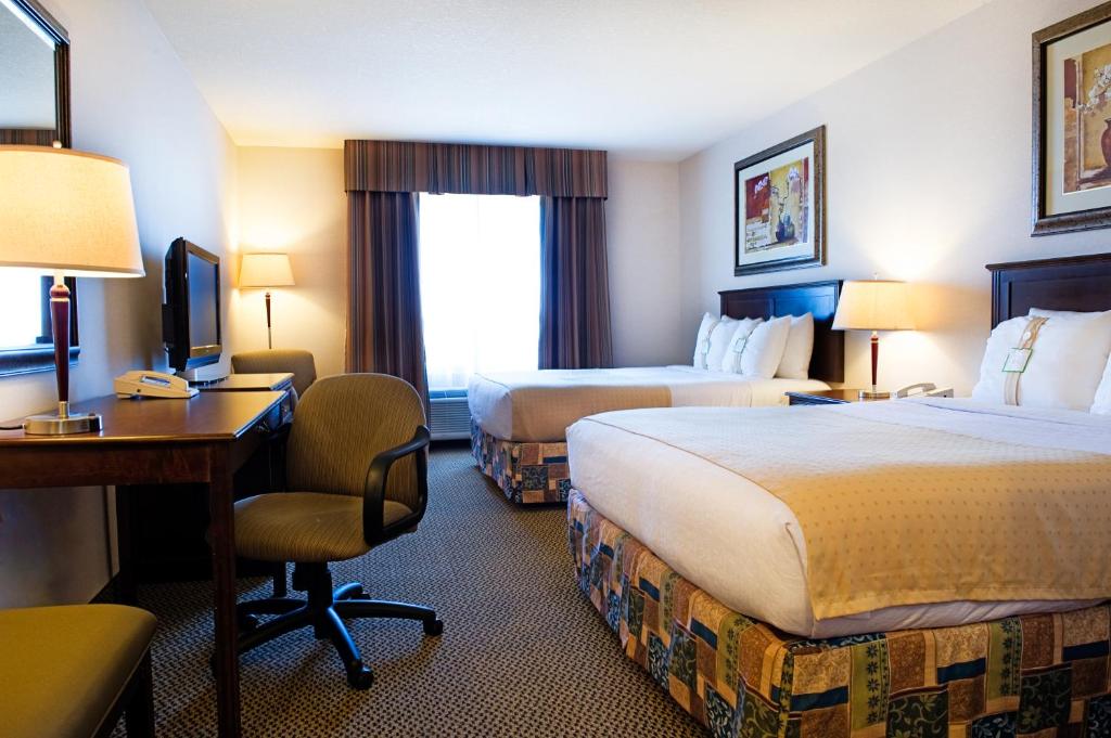 Holiday Inn Hotel & Suites-West Edmonton, an IHG Hotel photo 2