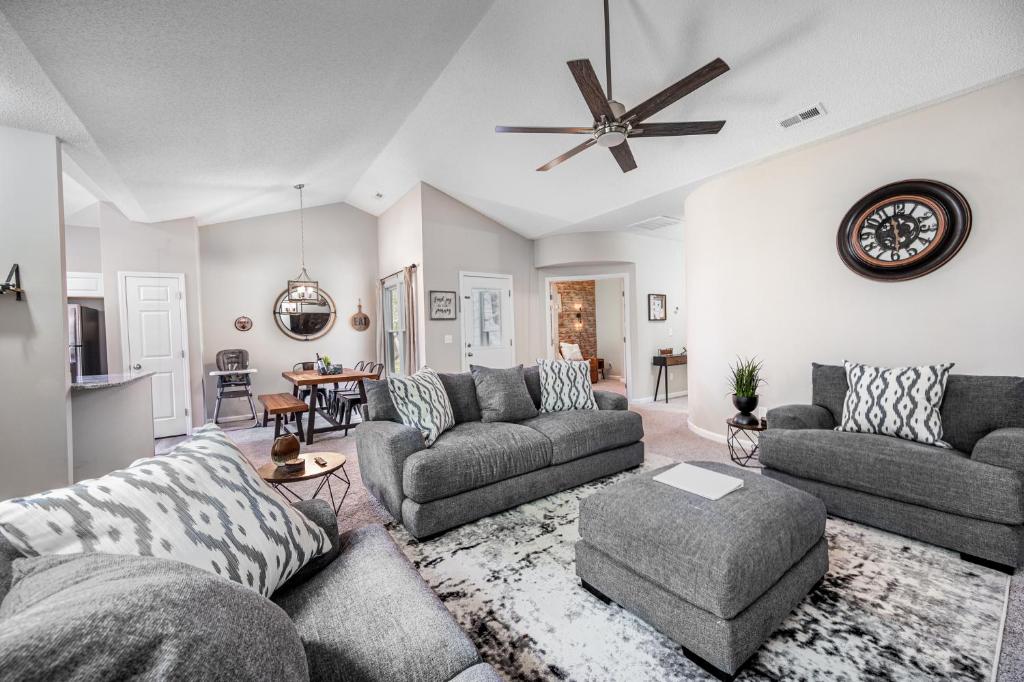 Cozy Industrial Kildaire Farms Home- near Downtown image