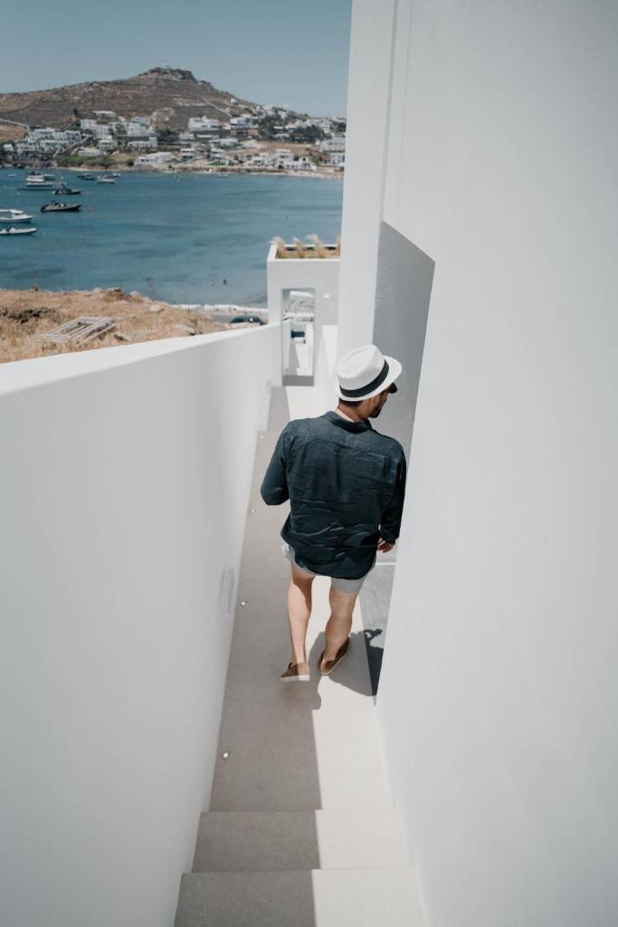 CUBIC Mykonos Seafront Design Suites photo 4