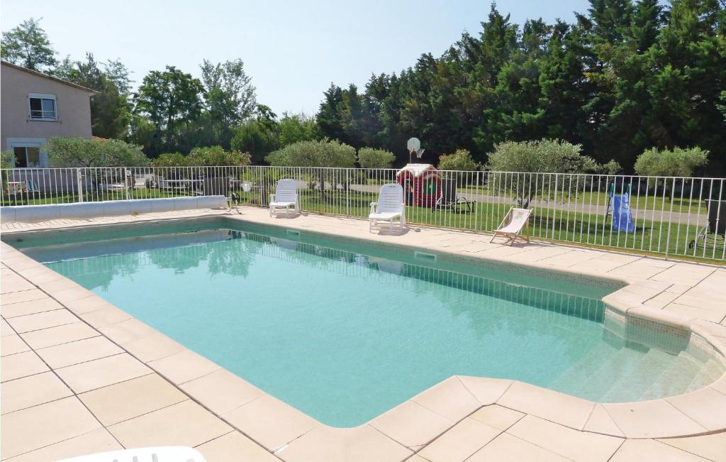 Awesome Apartment In Mallemort With 2 Bedrooms, Outdoor Swimming Pool And Wifi